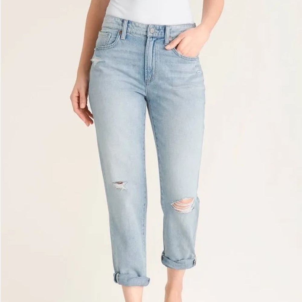 NWT Chico’s fly front relaxed vintage crop jeans